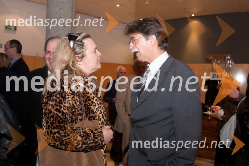 Katja Pegan, režiserka in Jožko Čuk, direktor Slovenskega narodnega gledališča (SNG) Nova GoricaPogovori, samogovori premiera v SNG Nova Gorica