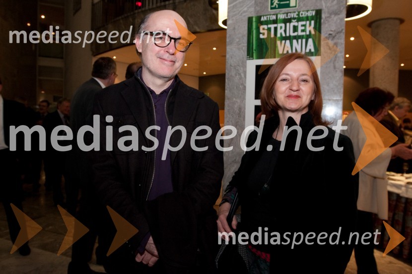 Gregor Strniša, avtor glasbe in soproga HerminaPogovori, samogovori premiera v SNG Nova Gorica