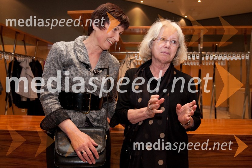 Ingrid Kašca Bucik, novinarka in Teja Glažar, igralkaPogovori, samogovori premiera v SNG Nova Gorica