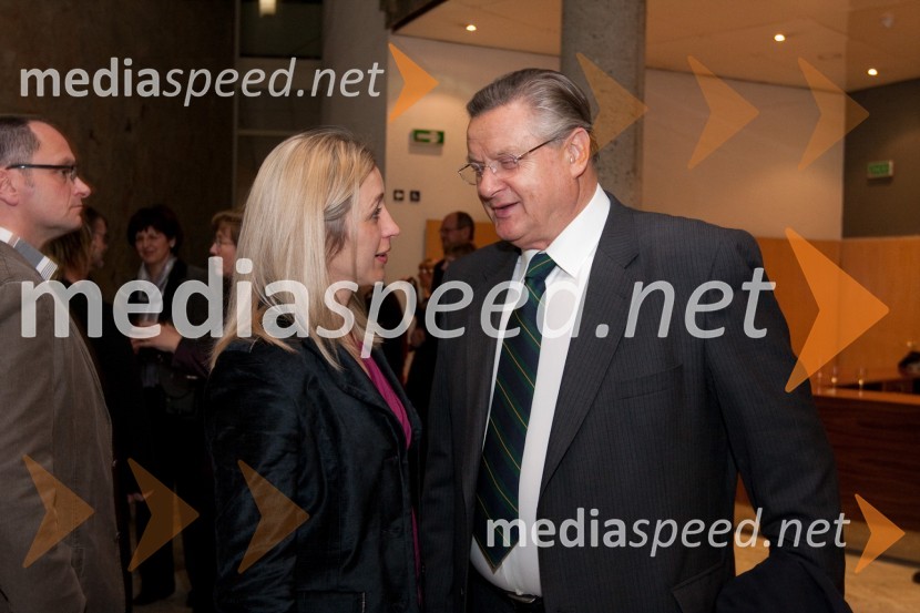 Helena Peršuh, igralka in Dušan Mlakar, režiserPogovori, samogovori premiera v SNG Nova Gorica