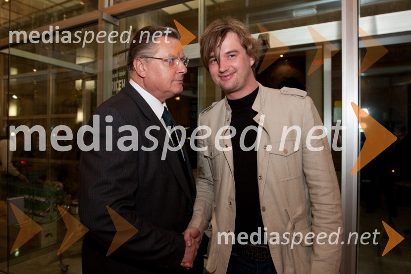 Dušan Mlakar, režiser in Kristijan Guček, igralecPogovori, samogovori premiera v SNG Nova Gorica