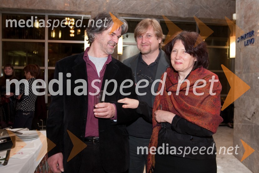 Srečko Fišer, avtor odrske priredbe, prevajalec in lektor, Mirko Vuksanović, skladatelj in Jerneja FišerPogovori, samogovori premiera v SNG Nova Gorica