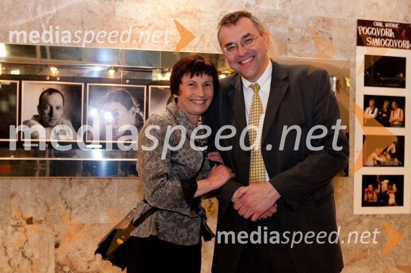 Ingrid Kašca Bucik, novinarka Radia Koper in Borut Bašin, Odnosi z javnostjo, SNG Nova GoricaPogovori, samogovori premiera v SNG Nova Gorica