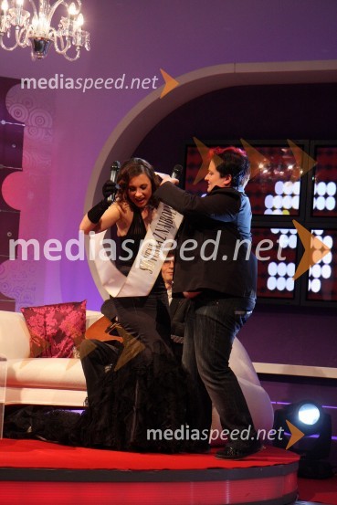 Tina Gorenjak, igralka in pevka ter Martina Ipša, stand up komedijantkaRdeča preproga s Sebastianom, snemanje oddaje