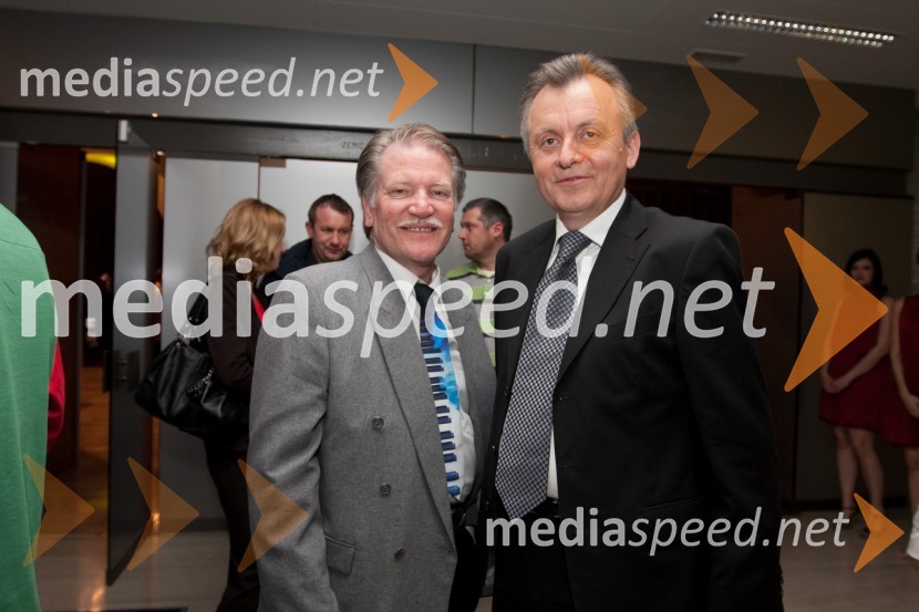 	Edvin Flisar, pevec in Anton Guzej, generalni direktor RTV Slovenija16. Festival Slovenska polka in valček