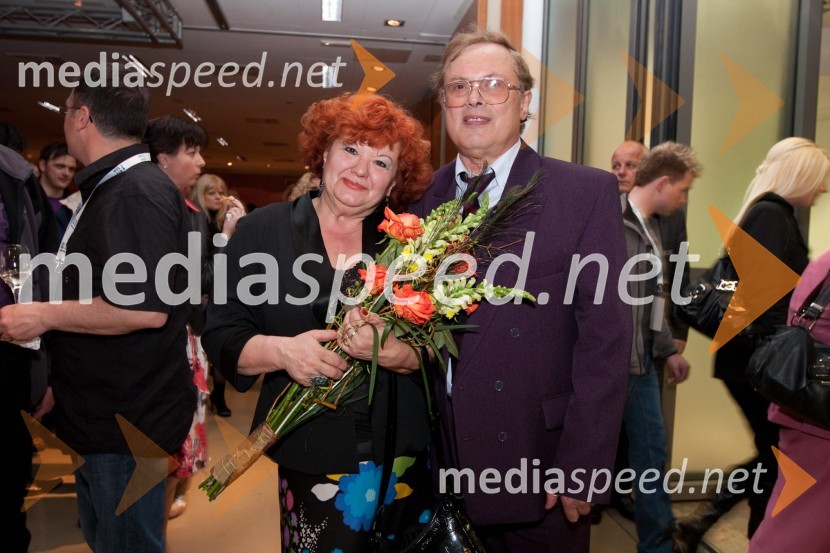 	Majda Rebernik, piska besedila in soprog Franci Rebernik, član ansambla Fantje iz Praprotna16. Festival Slovenska polka in valček