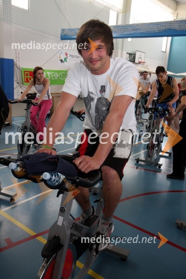 Filip Flisar, reprezentant smučarskega krosaŠtajerska goni, dobrodelni spinning maraton