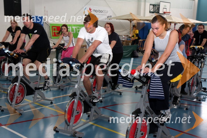Alek Glebov, smučar, Filip Flisar, reprezentant smučarskega krosa in Tina Petelin, Miss Slovenije 2009Štajerska goni, dobrodelni spinning maraton
