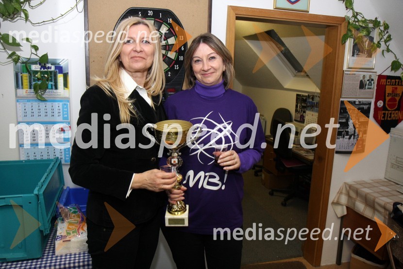 Dragana Rmuš in Zvonka Bandelj, prvi dami KK Maribor MesserKošarkarski klub Maribor Messer, uvrstitev v prvo ligo