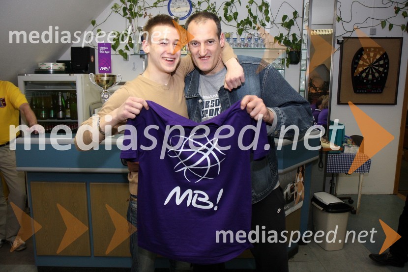 Gregor Krajnc in Šefčet Bruči, najmlajši in najstarejši košarkar KK Maribor MesserKošarkarski klub Maribor Messer, uvrstitev v prvo ligo