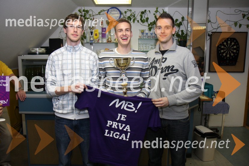 Žiga Pihlar, Matjaž Vezjak in Aljoša Kolenič, košarkarji KK Maribor MesserKošarkarski klub Maribor Messer, uvrstitev v prvo ligo