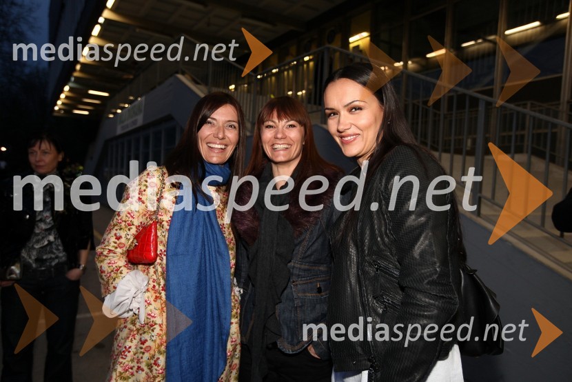 ..., ... in Alenka Košir, soproga Jureta KoširjaSkupina Hazard, koncert