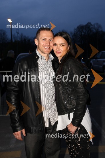 Jure Košir, nekdanji smučar in njegova soproga AlenkaSkupina Hazard, koncert