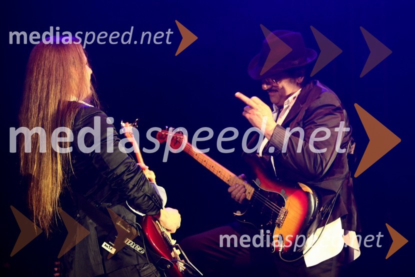 ... in Dare Petrič, kitarist skupine HazardSkupina Hazard, koncert