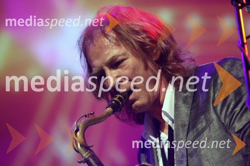 Braco Doblekar, saksofonist in tolkalist skupine HazardSkupina Hazard, koncert
