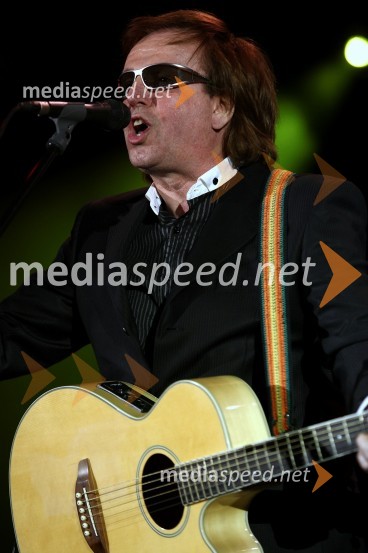 Dominik Trobentar, pevec in basist skupine HazardSkupina Hazard, koncert