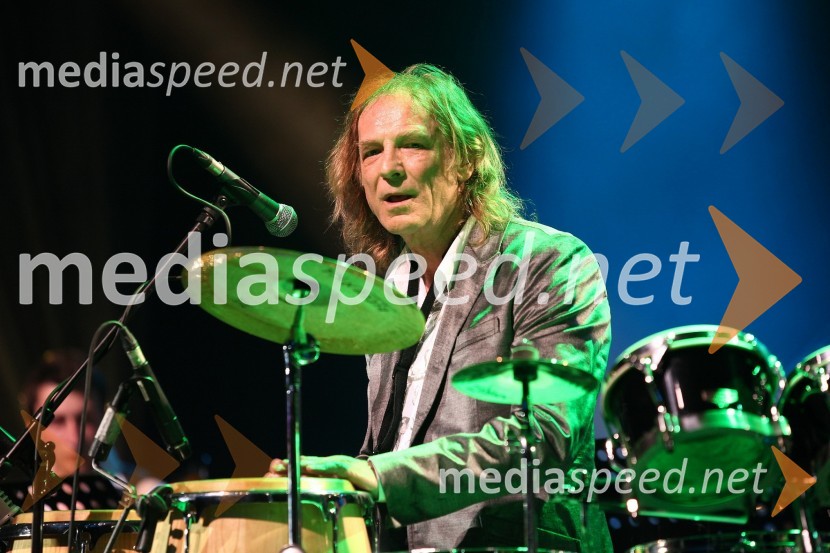 Braco Doblekar, saksofonist in tolkalist skupine HazardSkupina Hazard, koncert