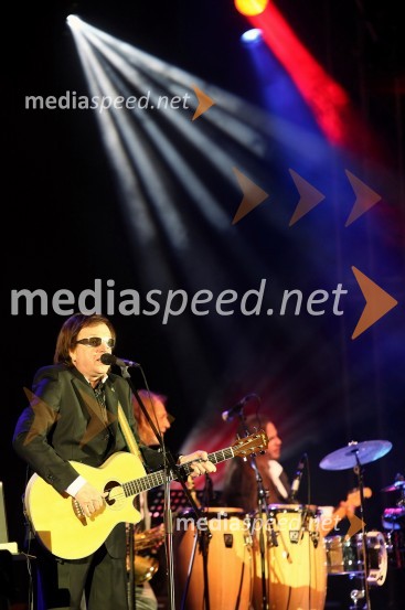 Dominik Trobentar, pevec in basist skupine HazardSkupina Hazard, koncert