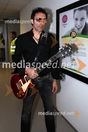 Branko Đurić - Đuro, režiser in igralecSkupina Hazard, koncert