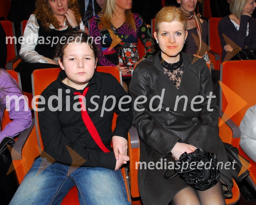 Milica Simonič Steiner, direktorica mariborske mestne uprave s sinomKoraki za korakce, dobrodelni koncert