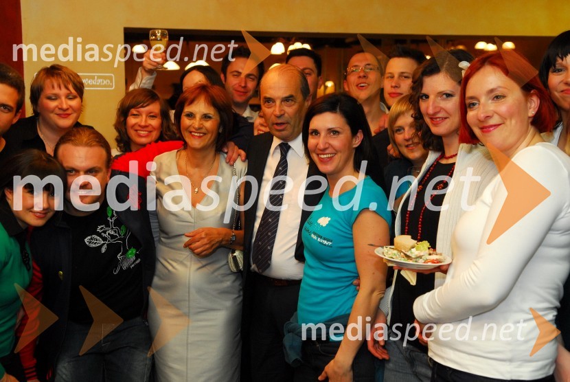 Perpetuum Jazzile, pevski zbor, Andreja Kračun, predsednica združenja Koraki za korakce in ...Koraki za korakce, dobrodelni koncert