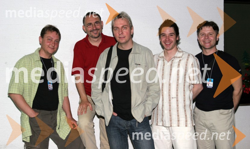 Skupina Avia band: Poli, Miha, Dragan, Turi in AndrejAvia band
