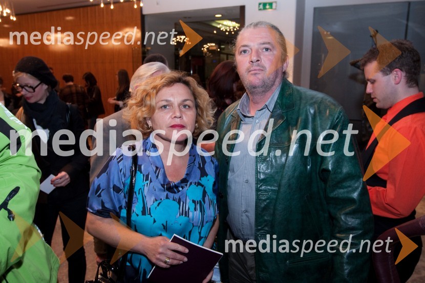 Sonči Nered Čebašek, glavna urednica revij Nova, Lea in Lisa z možem MiranomSkopuh, premiera v MGL