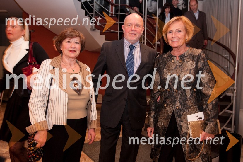 Mirjam Hodges, gledališka semiologinja, Joco Žnidaršič, fotograf in soproga AnaSkopuh, premiera v MGL