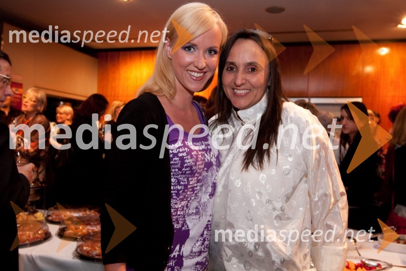 Ota Roš, tv in radijska voditeljica in Benka Pulko, svetovna popotnicaSkopuh, premiera v MGL