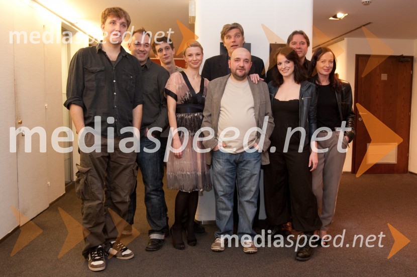 Nastopajoči v predstaviSkopuh, premiera v MGL