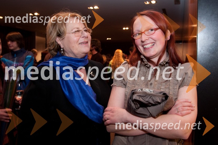 Maja Šugman, igralka in Melita Čušin, soproga igralca Gregorja ČušinaSkopuh, premiera v MGL
