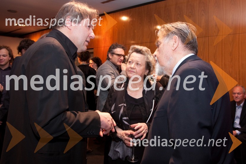 Jožef Ropoša, igralec, Ciril Zlobec, literat in soproga VeronikaSkopuh, premiera v MGL