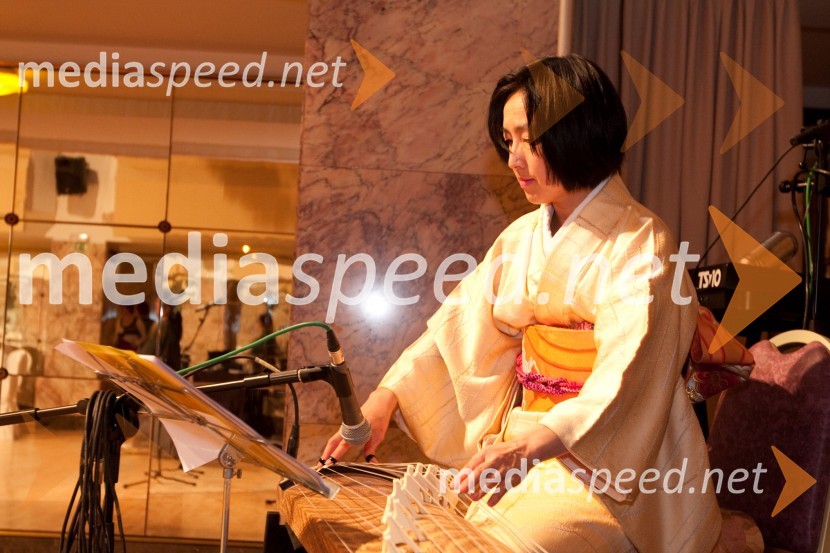 Nagisa Moritoki, KOTO glasbenicaDruštvo Sila, gala večerja