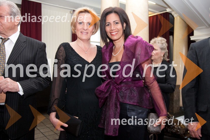 ... in Anabel DolencDruštvo Sila, gala večerja