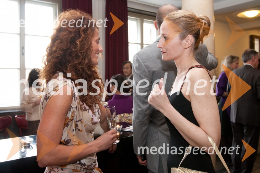 Nataša Gorenc in Sabina Špes, podpredsednica društva SILADruštvo Sila, gala večerja