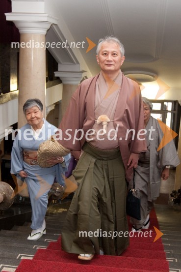 Akira Maeda, modni oblikovalec kimonDruštvo Sila, gala večerja