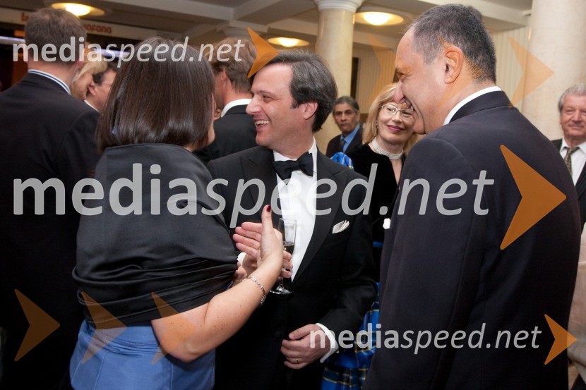 Florindo Blandolino, direktor ICE – Italijanskega instituta za zunanjo trgovino s soprogo Stefanio in Ahmed Farouk, veleposlanik EgiptaDruštvo Sila, gala večerja