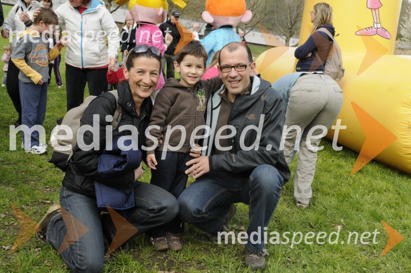 Betka Šuhelj Mikolič, mož Dean Mikolič in sin AleksanderFormaraton 2010, 2. dobrodelni tek