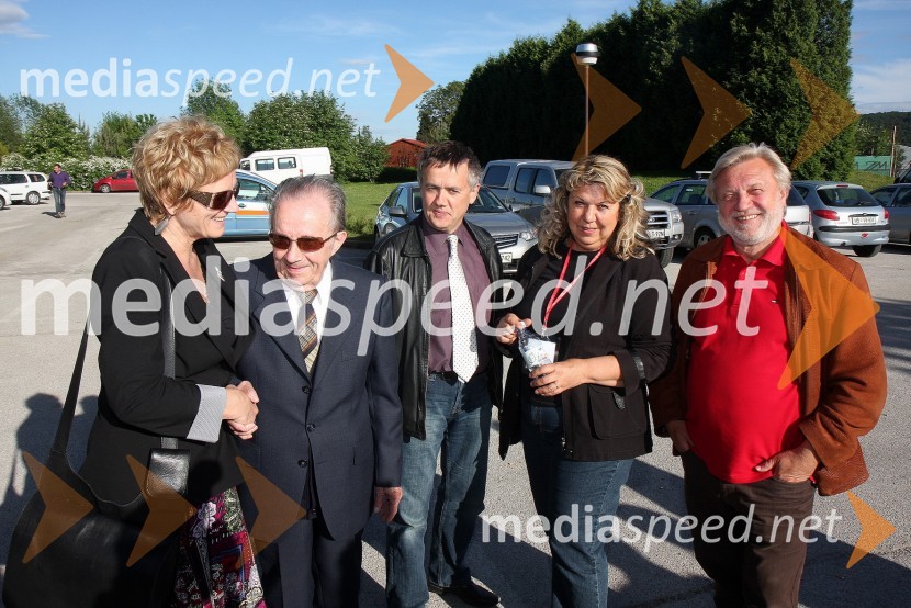 Nevenka Dobljekar, novinarka, Vili Mešič , ustanovitelj radia Maribor, Franc Pukšič, župan občine Destrnik in poslanec Državnega zbora, Breda Čepe, novinarka ter Vlado Krejač, novinar Radia MariborRadio Maribor, prireditev ob 65 – letnici radia