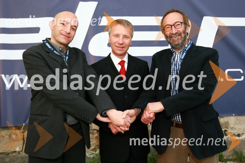 Igor Zupan, vodja razvoja in tehnologije v Elan Marine, dr. Robert Ferko, predsednik uprave podjetja Elan d.o.o. in Rob Humphreys, oblikovalec Elanovih plovilEkskluzivna predstavitev jadrnic Elan 350 R - Evolution in Elan impression 444 Evolution