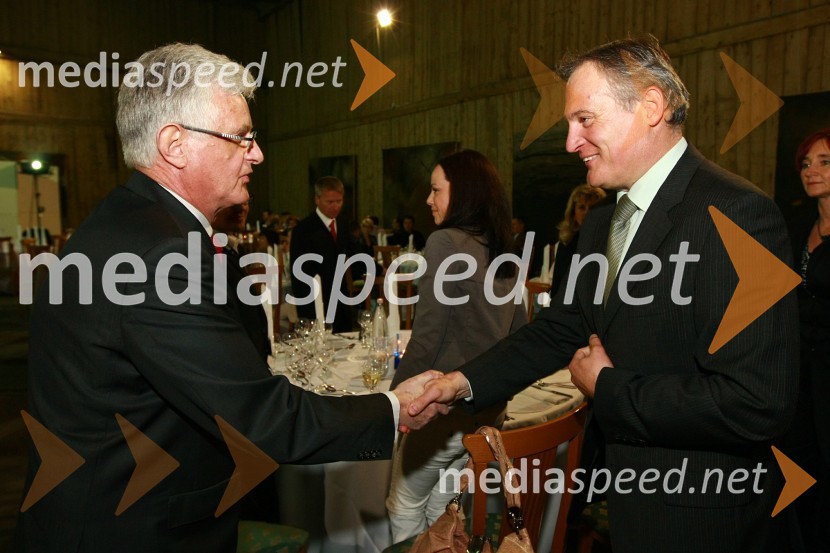 Dr. Pavel Gantar, predsednik Državnega zbora Republike Slovenije in Aleksander Svetelšek, predsednik uprave družbe Petrol d.d.Ekskluzivna predstavitev jadrnic Elan 350 R - Evolution in Elan impression 444 Evolution