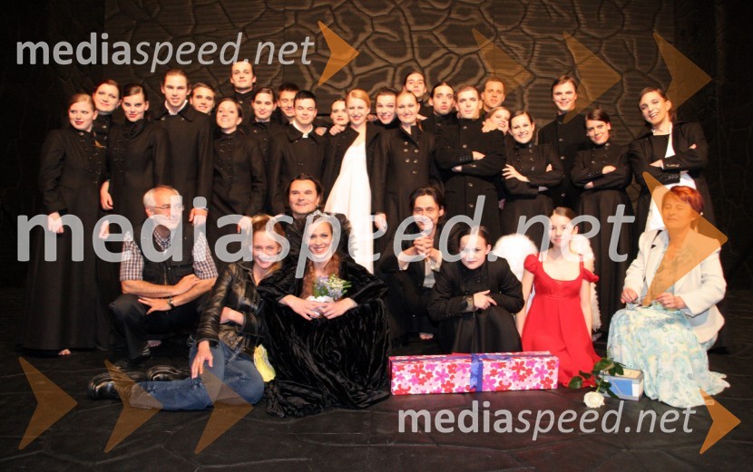 Ustvarjalci predstave Stroj HamletStroj Hamlet, premiera drame SNG Maribor