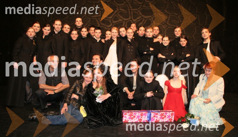 Ustvarjalci predstave Stroj HamletStroj Hamlet, premiera drame SNG Maribor