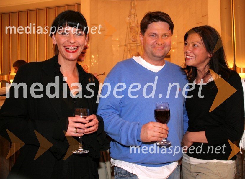 Simona Ivanjko,  Leo Ivanjko in Klementina IhanecStroj Hamlet, premiera drame SNG Maribor