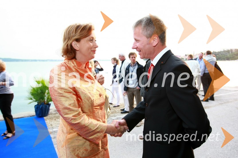 Jerneja Kamnikar, Vivo Catering in dr. Robert Ferko, predsednik uprave podjetja Elan d.o.o.Ekskluzivna predstavitev jadrnic Elan 350 R - Evolution in Elan impression 444 Evolution