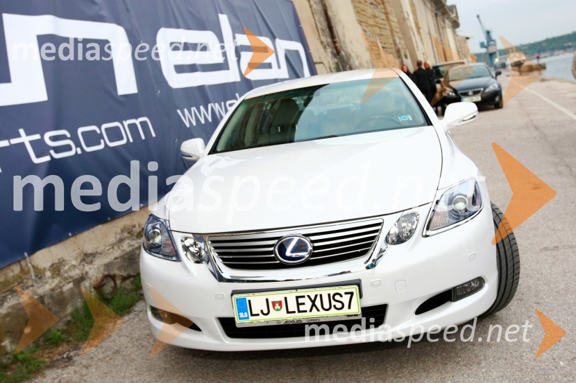 Lexus GS 450hEkskluzivna predstavitev jadrnic Elan 350 R - Evolution in Elan impression 444 Evolution