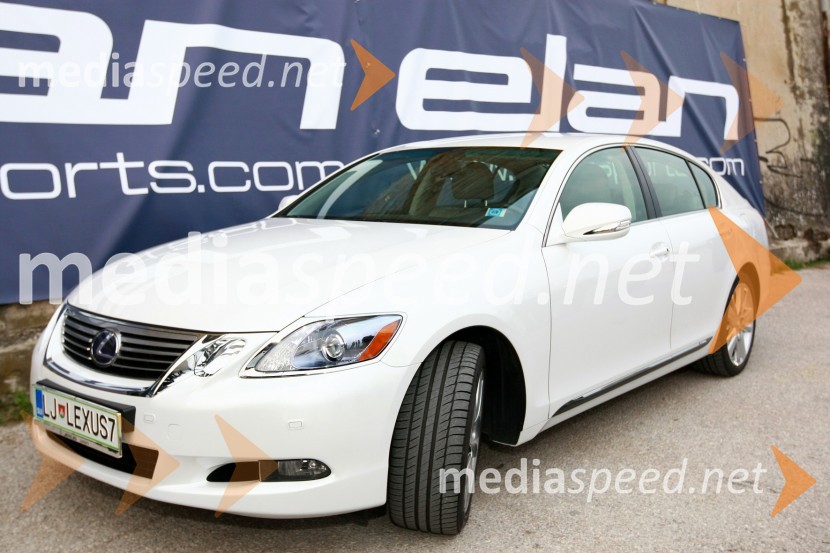 Lexus GS 450hEkskluzivna predstavitev jadrnic Elan 350 R - Evolution in Elan impression 444 Evolution