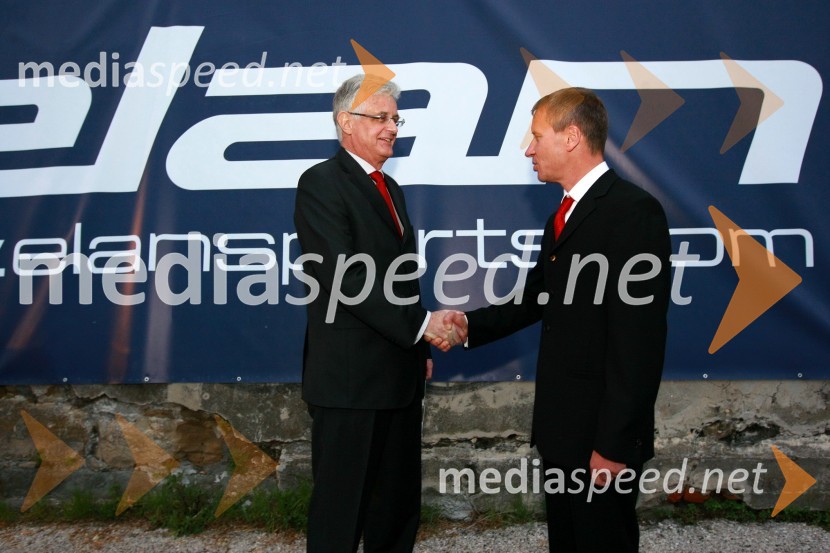 Dr. Pavel Gantar, predsednik Državnega zbora Republike Slovenije in dr. Robert Ferko, predsednik uprave podjetja Elan d.o.o.Ekskluzivna predstavitev jadrnic Elan 350 R - Evolution in Elan impression 444 Evolution