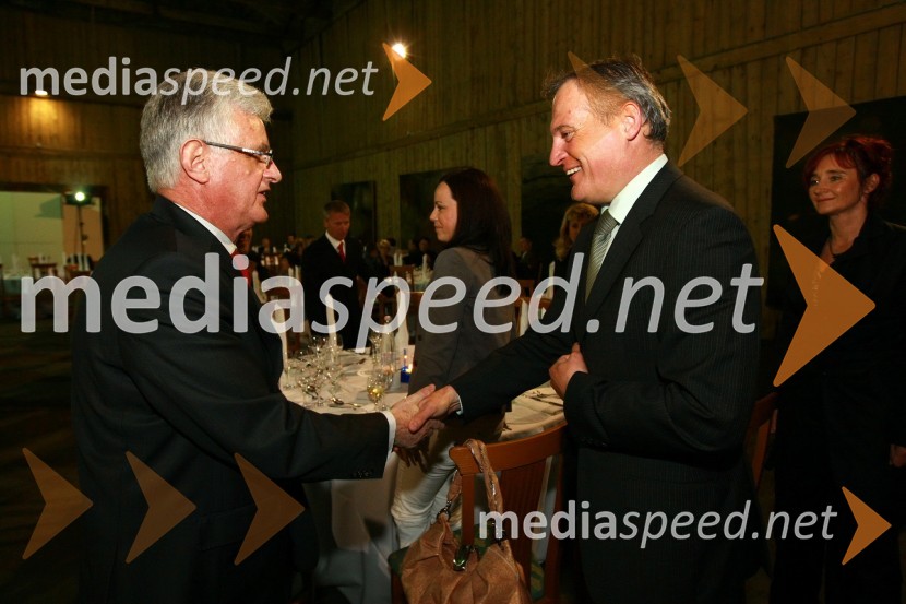 Dr. Pavel Gantar, predsednik Državnega zbora Republike Slovenije in Aleksander Svetelšek, predsednik uprave družbe Petrol d.d.Ekskluzivna predstavitev jadrnic Elan 350 R - Evolution in Elan impression 444 Evolution