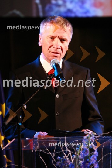 Dr. Robert Ferko, predsednik uprave podjetja Elan d.o.o.Ekskluzivna predstavitev jadrnic Elan 350 R - Evolution in Elan impression 444 Evolution